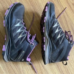 Columbia Womens Mid Outdry Hiking boot Size 9